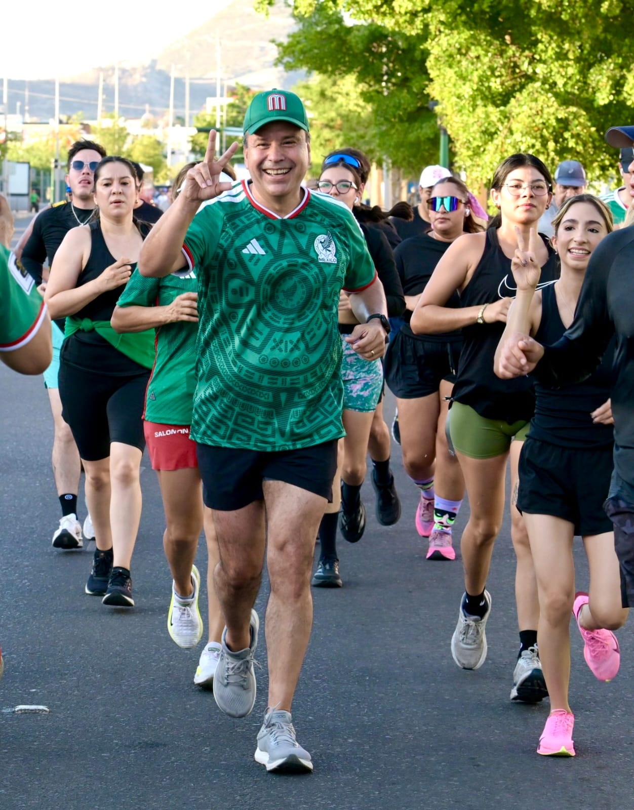 Celebra Toño Astiazarán exitoso Trote Amistoso rumbo al Maratón Internacional Hermosillo 2026