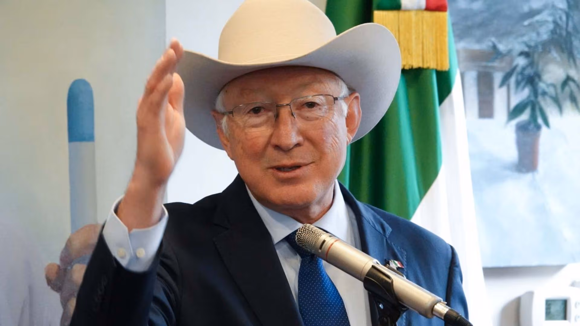 Exembajador Ken Salazar Niega Participación de EUA en Captura de Zambada