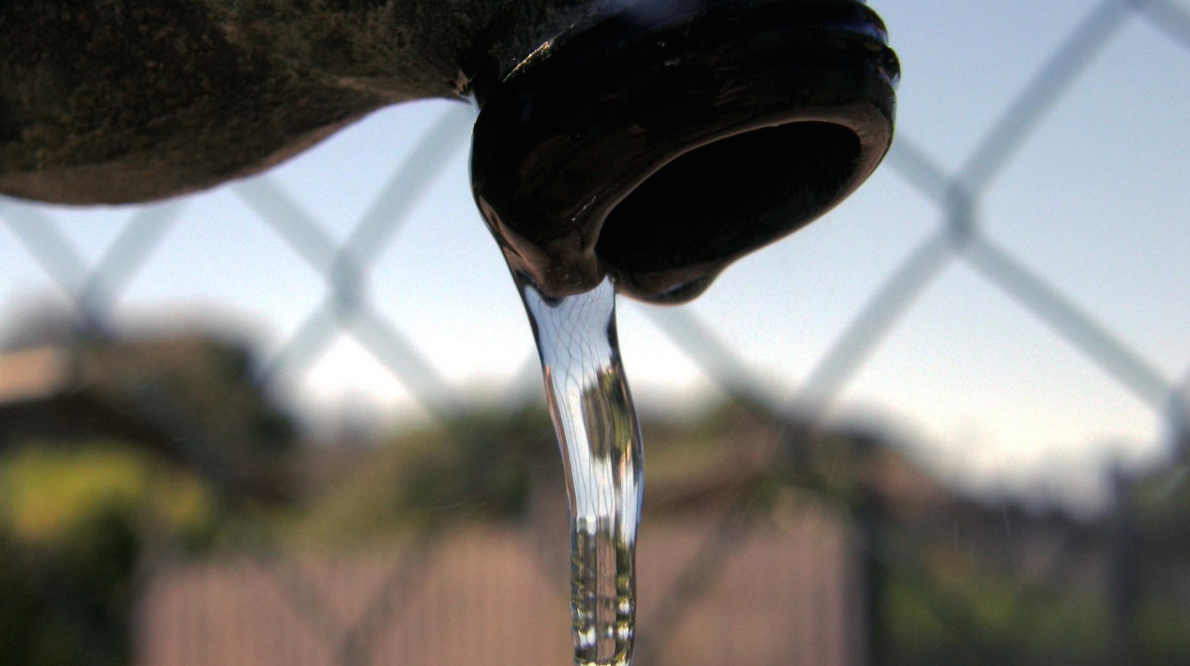Reparan tubería al norte de Hermosillo; suspenden servicio de agua en 13 colonias