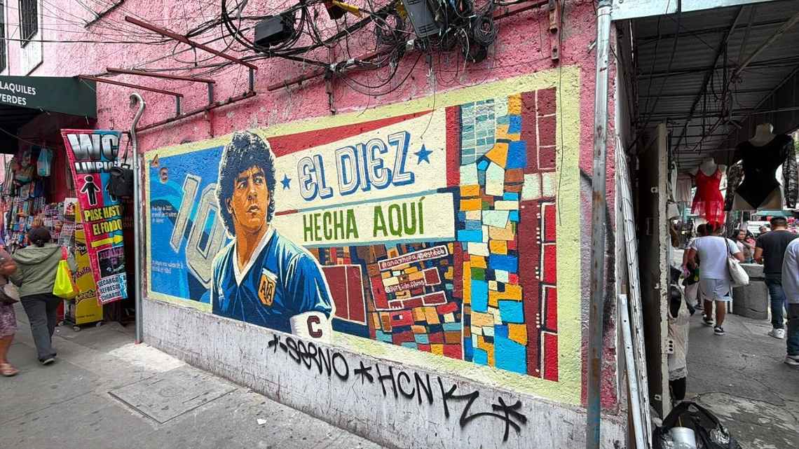 El mural de Maradona en México que revive el Argentina vs Inglaterra