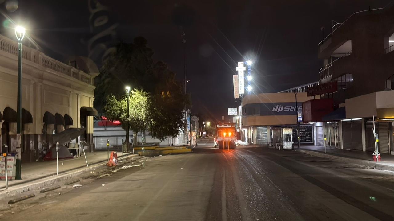 Mantiene Gobierno de Hermosillo limpieza con barrido en principales vialidades